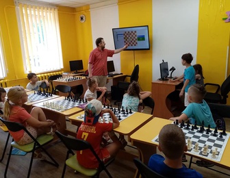 Школа шахів «ТРИ КОРОЛІ»