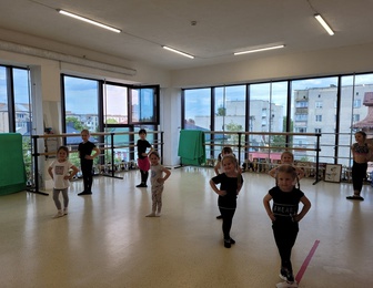 Школа танцю АХАТ