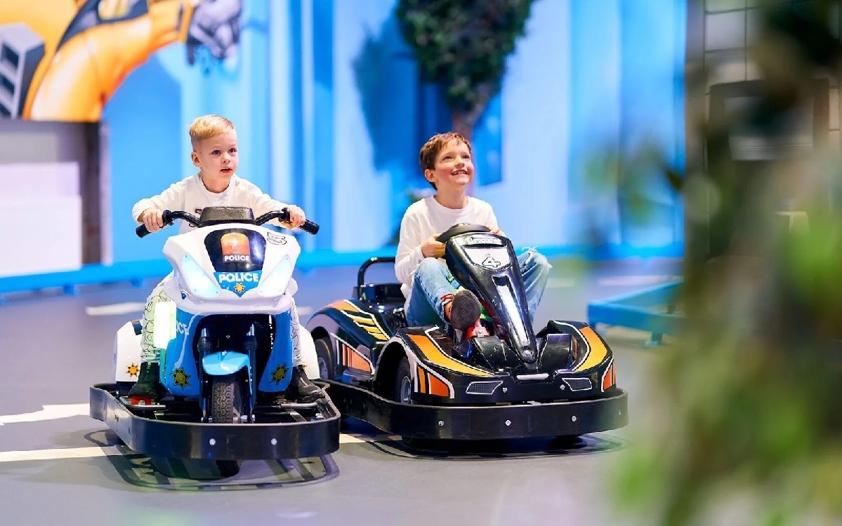 Куди піти з дитиною, яка любить автівки