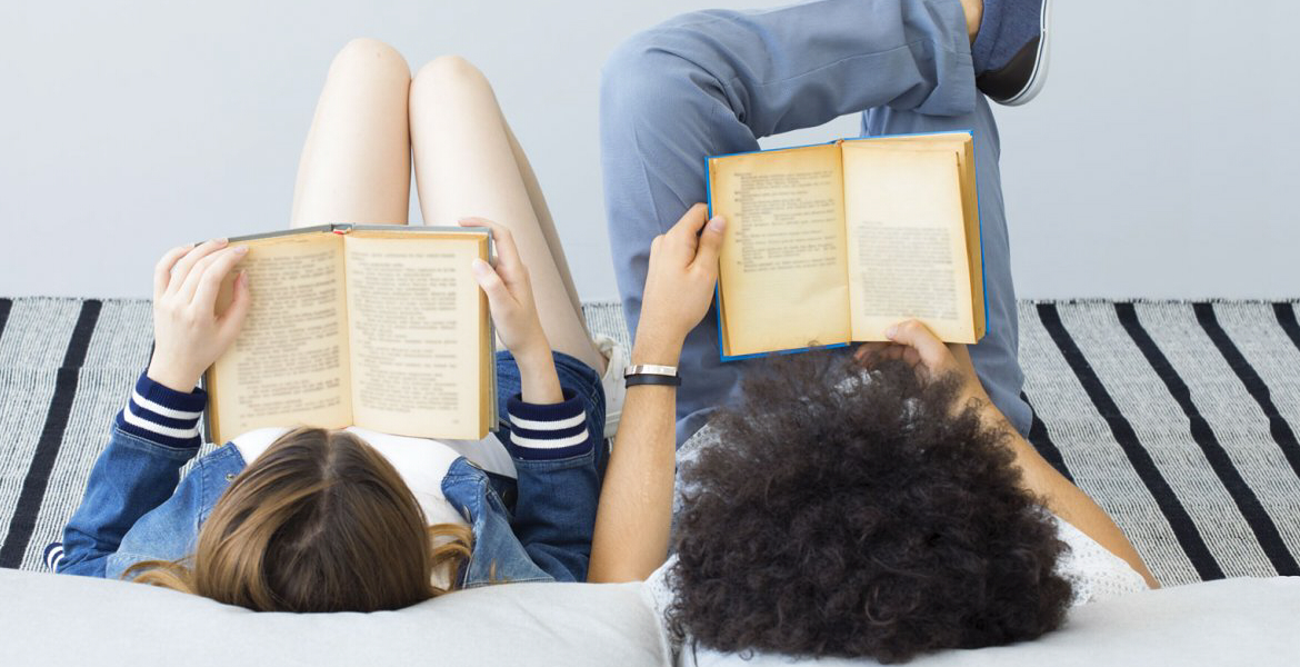 Як навчити підлітка любити читати книги