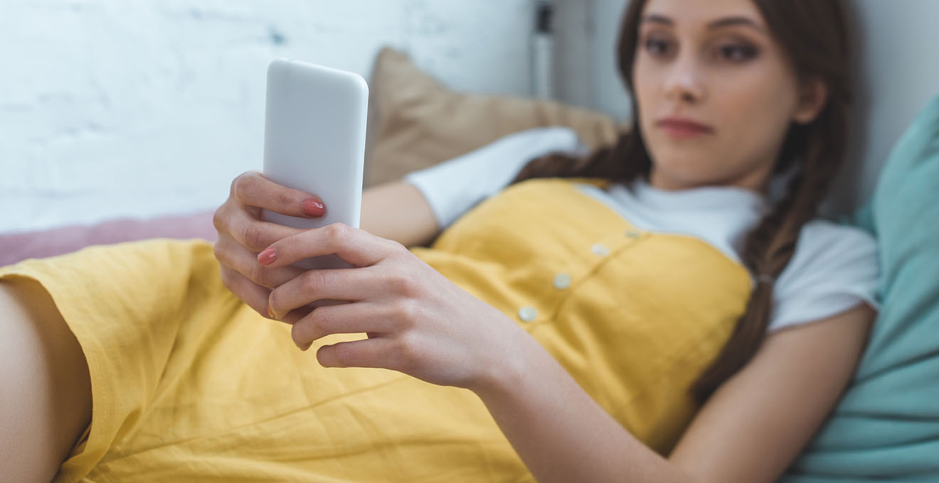 5 небезпечних текстових повідомлень, які може отримати ваша донька